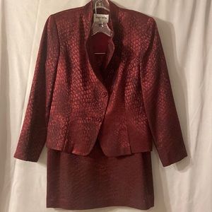 ALBERT NIPONE burgundy print semi formal Size 10 Skirt Suit